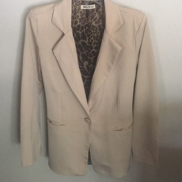 Blazer - Picture 3 of 4